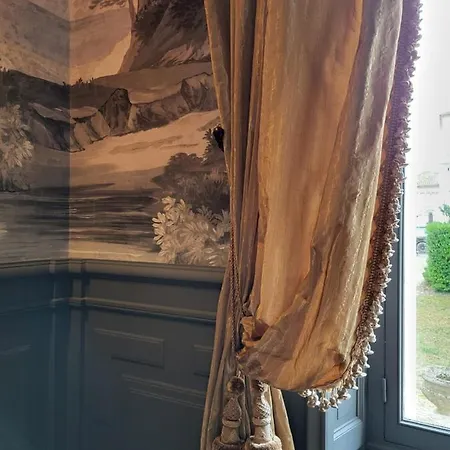 فيلة Le Grand Manoir D'aleksandr Saint-Medard-de-Guizieres