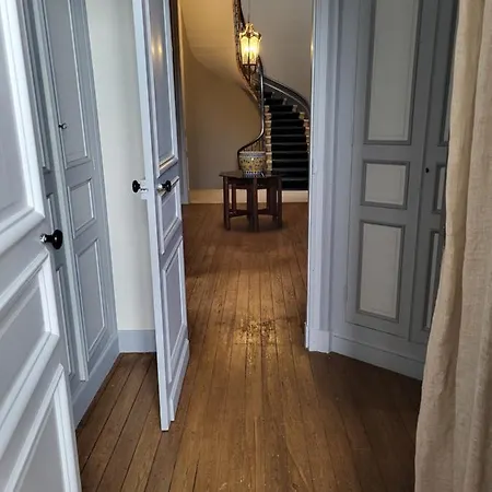 Le Grand Manoir D'aleksandr فيلة